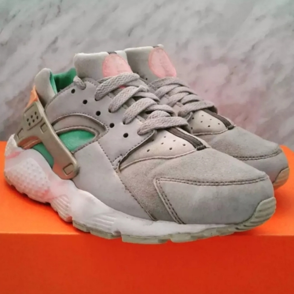 Nike Air Huarache Run GS Sz 4.5Y womens sz 6 Sneaker 654275 034 Wolf Grey/ Sunse